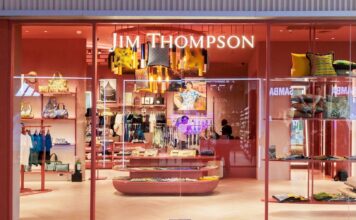 จิม ทอมป์สัน เจาะตลาดเมืองท่องเที่ยว เผยโฉมสโตร์แห่งแรกในกระบี่ ณ “เซ็นทรัล กระบี่” ปักหมุดประสบการณ์ช้อปปิ้งใจกลางแลนด์มาร์กแห่งอันดามัน