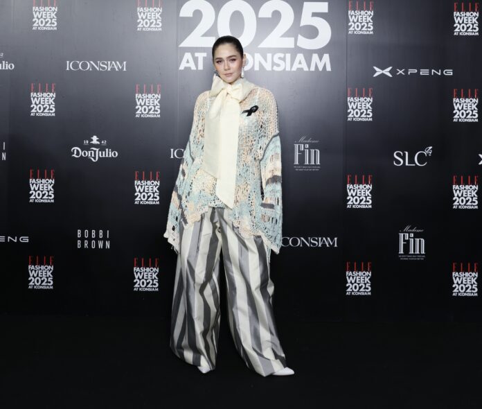 2. ชมพู่-อารยา