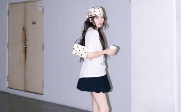 VALENTINO GARAVANI DEVAIN BAG – กระเป๋าไอคอนิกประจำฤดูกาลวันหยุด ถ่ายทอดผ่านไลฟ์สไตล์เหล่าเซเลบริตี้