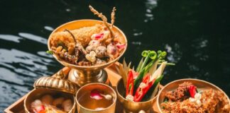 คลายร้อนให้ชื่นใจกับ “ข้าวแช่ จิม ทอมป์สัน” สำรับหน้าร้อนสุดไอคอนิกกลับมาเสิร์ฟให้หายคิดถึงแล้วชิมได้ที่ “ร้านอาหารไทย จิม ทอมป์สัน” หรือเลือกสั่งเซตปิ่นโตกลับบ้าน ตั้งแต่วันนี้ถึง 17 พ.ค. 69 เท่านั้น