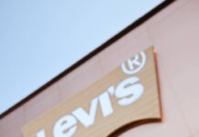 Levi’s® เนรมิตป๊อปอัพสุดเอ็กซ์คลูซีฟ “Behind Every Original” นำเสนอพื้นที่แบบ immersive experience เต็มรูปแบบ ครั้งแรกของโลก ณ พาร์ค พารากอน ศูนย์การค้าสยามพารากอน