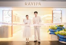 RAVIPA ฉลองครบ 40 สาขาทั่วโลก ขยายอาณาจักรสาขาใหม่ที่ สยามเซ็นเตอร์ ร่วมงานโดย ปอนด์-ณราวิชญ์ เลิศรัตน์โกสุมภ์ พร้อมคอลเลกชันใหม่ล่าสุด “Reminder All-Around Bracelet”