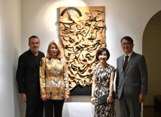 เปิดเสียงสะท้อนแห่งวัฒนธรรมผ่านผืนผ้ากับ “RESONANCE” นิทรรศการศิลปะสิ่งทอโดย Julie H.C. ศิลปินเกาหลีใต้ที่สร้างสรรค์ประติมากรรมจากผ้าลวดลายอาร์ไคฟ์จาก จิม ทอมป์สัน เปิดให้เข้าชมตั้งแต่วันนี้ ถึง 10 สิงหาคม 69 ณ West Eden Gallery